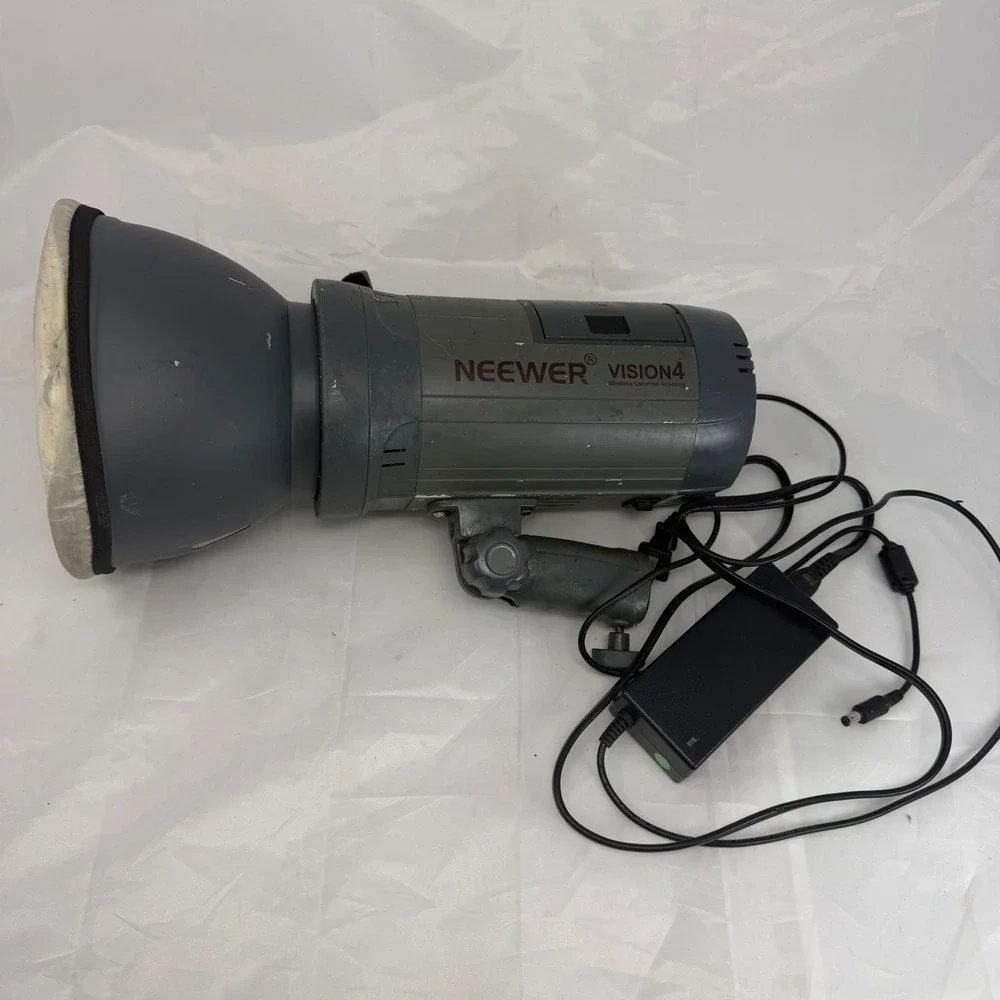 Neewer Vision4 300W Wireless Outdoor Studio Flash Strobe Li-ion Battery Gray